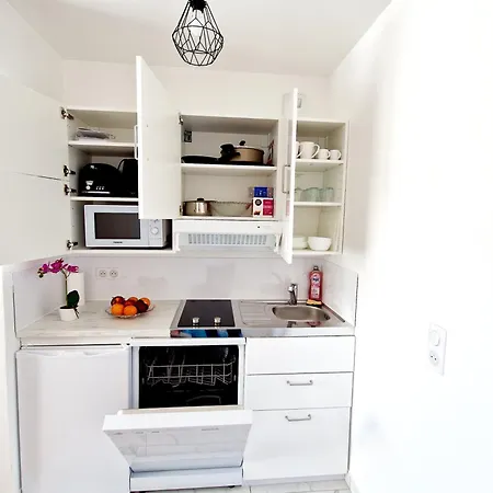 Stylish Near Paris - 850m To Subway Rer A - Netflix T1-4p 루얼말메이슨