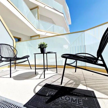 Daire Stylish Near Paris - 850m To Subway Rer A - Netflix T1-4p *